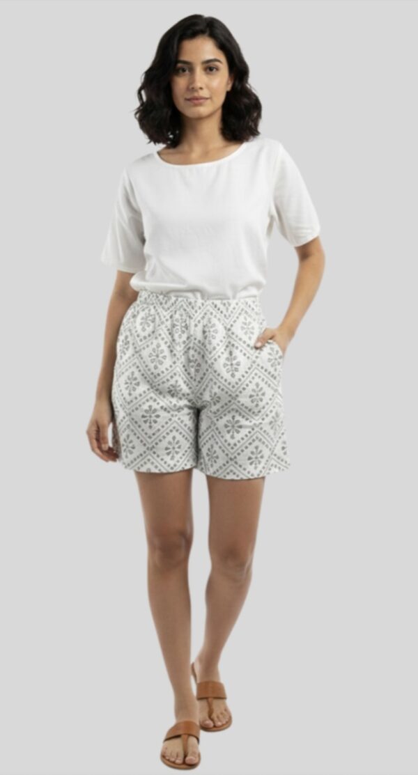 Broderie Short